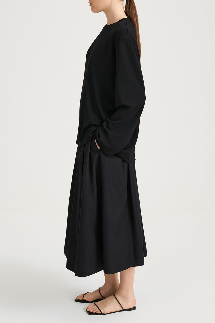 Jorina midi cotton skirt black stylein model image side