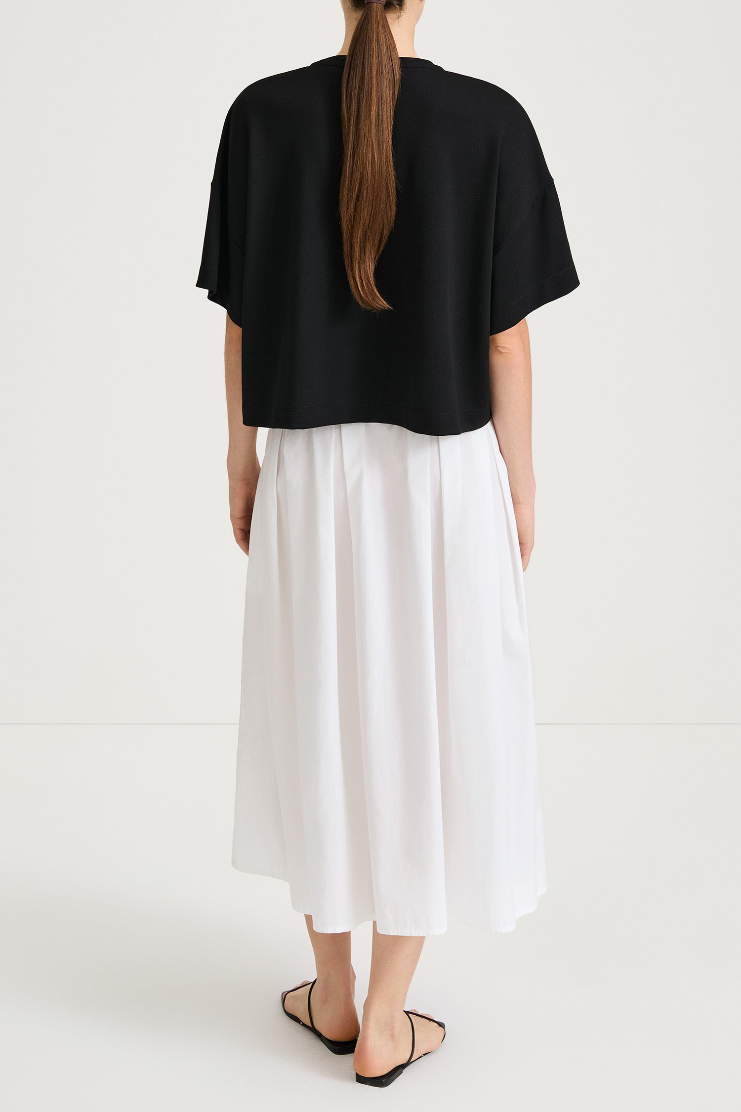 Jorina midi cotton skirt white stylein model image back