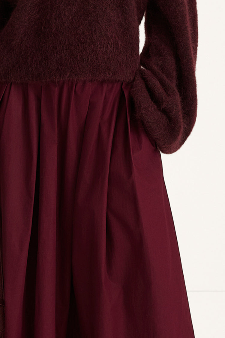 Jorina trench maxi skirt bordeaux stylein model image front close