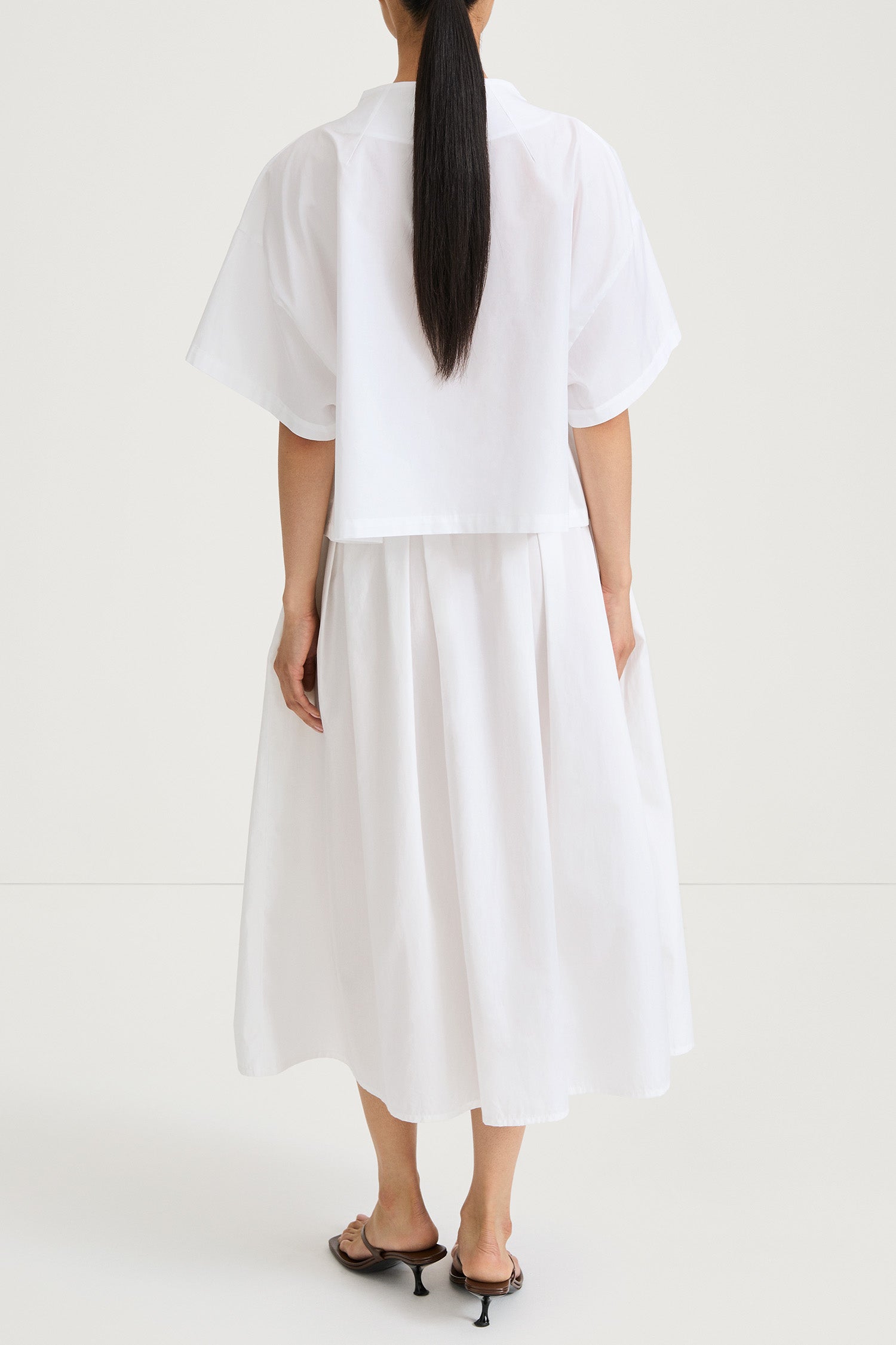 Jorina cotton midi skirt white stylein model image back