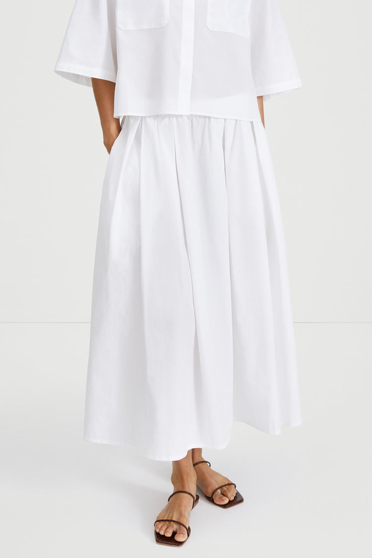 Jorina cotton midi skirt white stylein model image front close