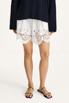 Joss shorts embrodery white stylein model image front close