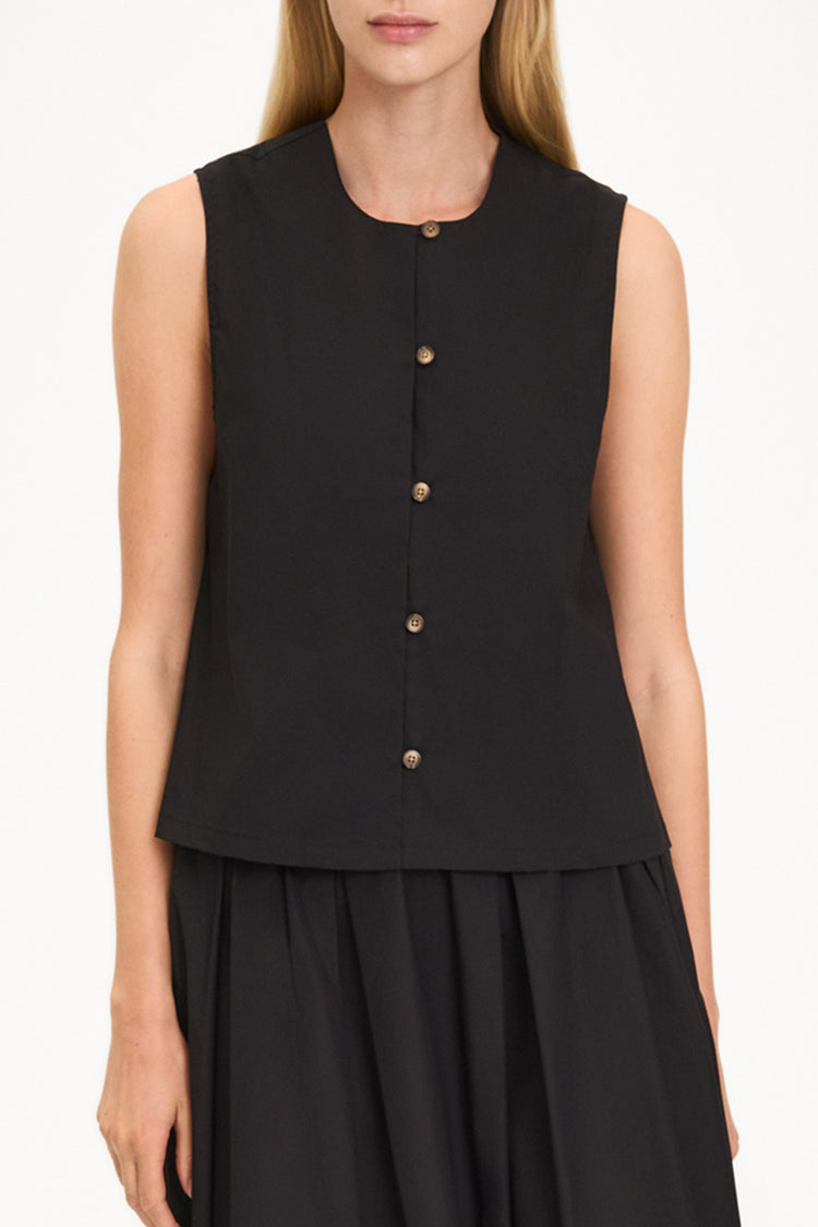 Joya sleeveless blouse black stylein model image front close