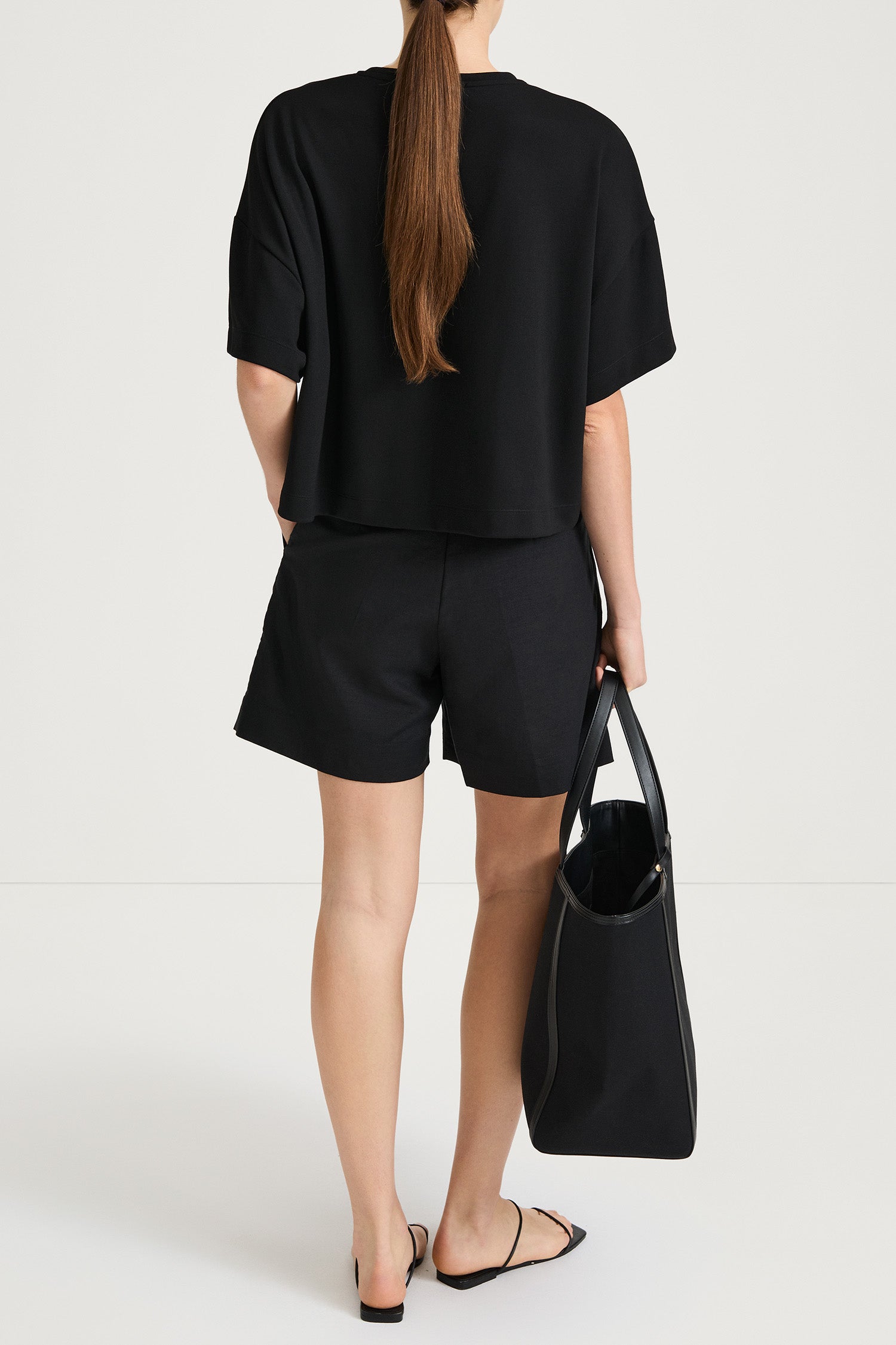 Juniper cropped top black stylein model image back