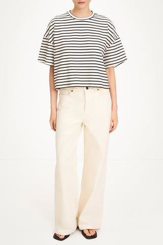 Juniper top boxy t-shirt black white stripe stylein model image front