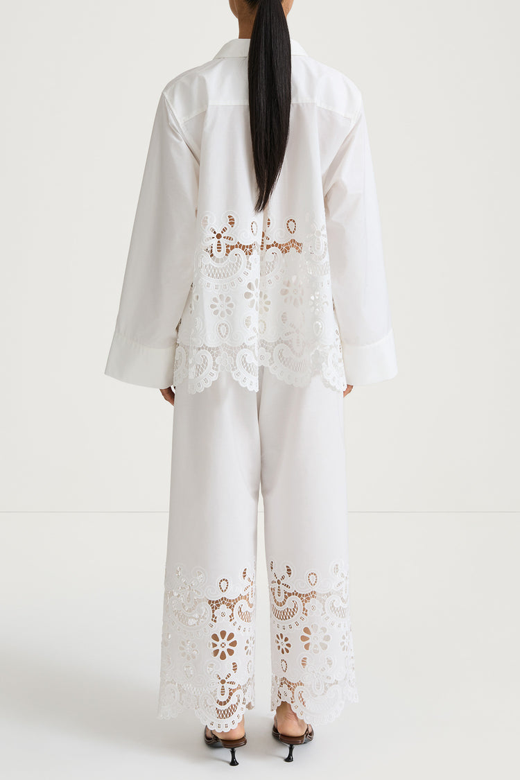 Juretto embroidery blouse white stylein model image back