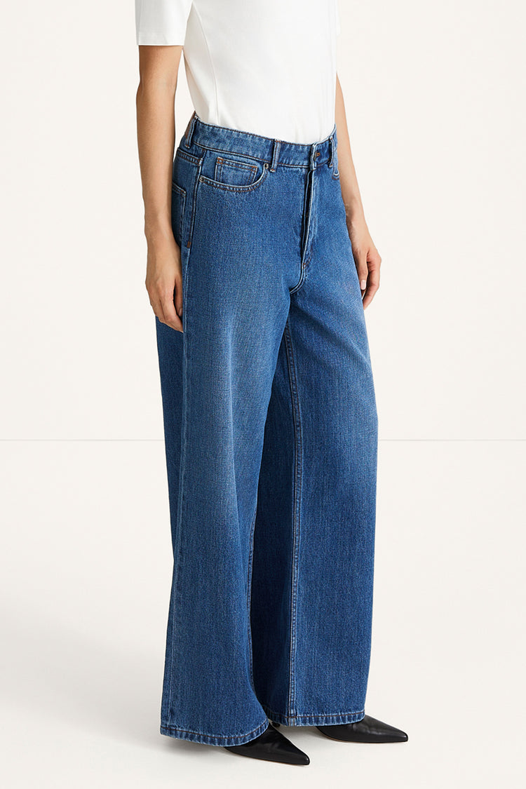 Kayne wide denim trousers steel blue stylein model image front side