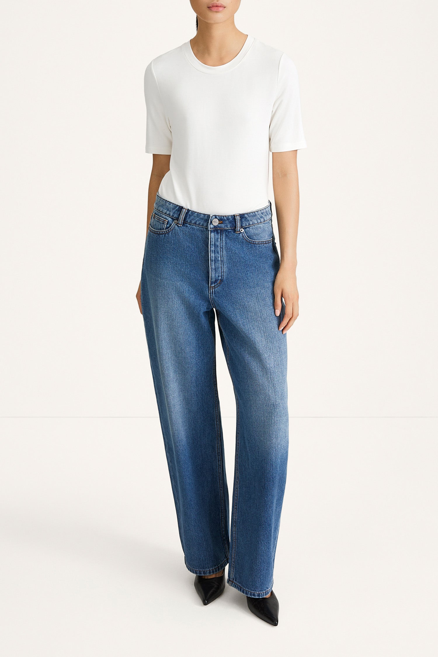 Keanu denim steel blue stylein front modell image