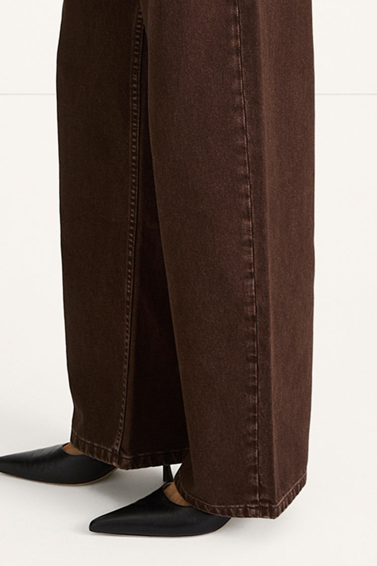 Keanu denim trousers barrel coffee stylein model image side close