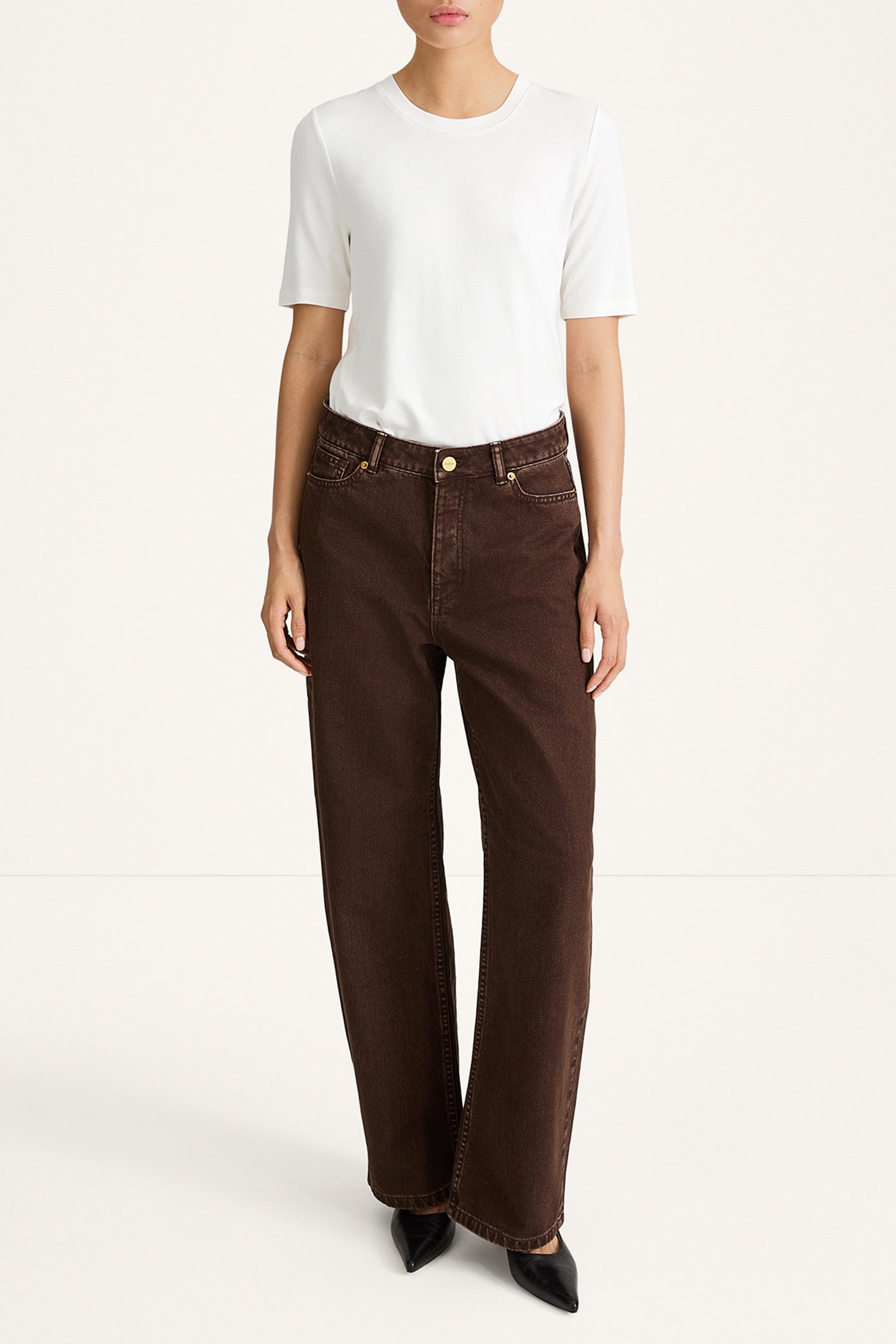 Keanu denim trousers barrel coffee stylein model image front