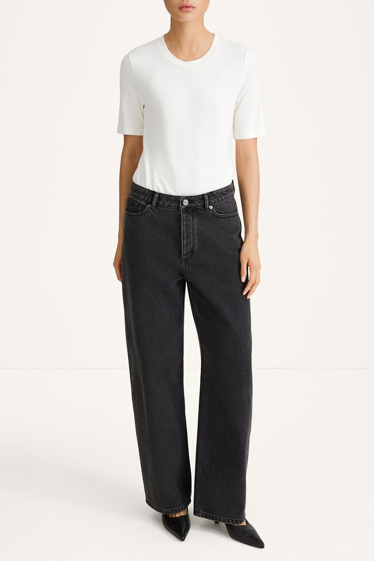 Keanu denim trousers barrel washed out black model image front
