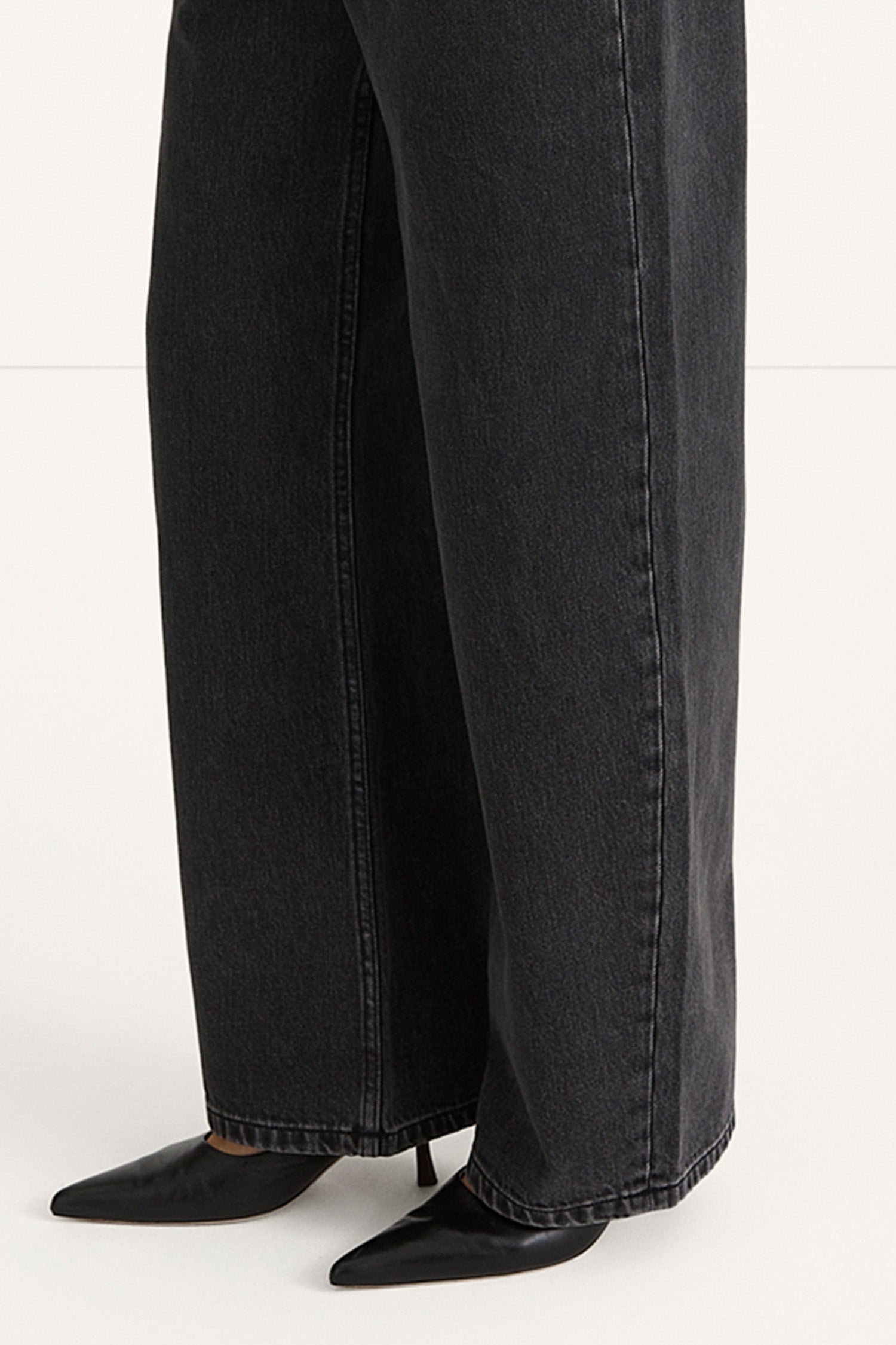 Keanu denim trousers barrel washed out black model image side close