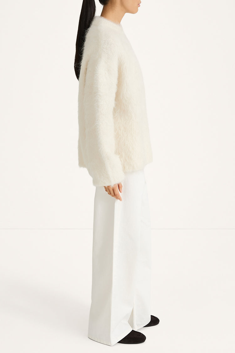 Alpaca knitted white sweater oversized stylein side