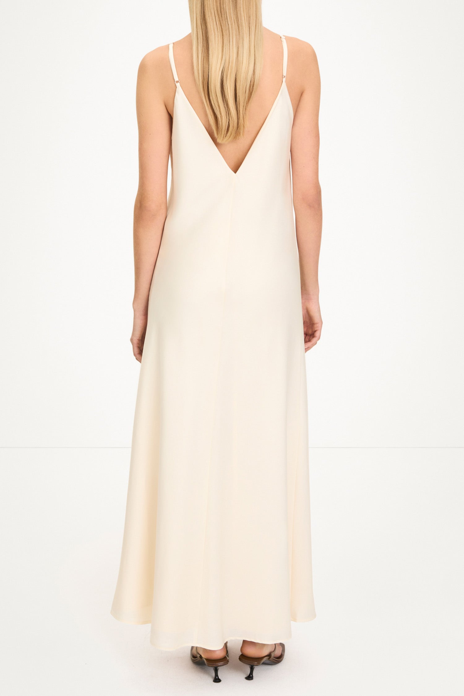 Macena v-neck maxi long dress ivory stylein model image back