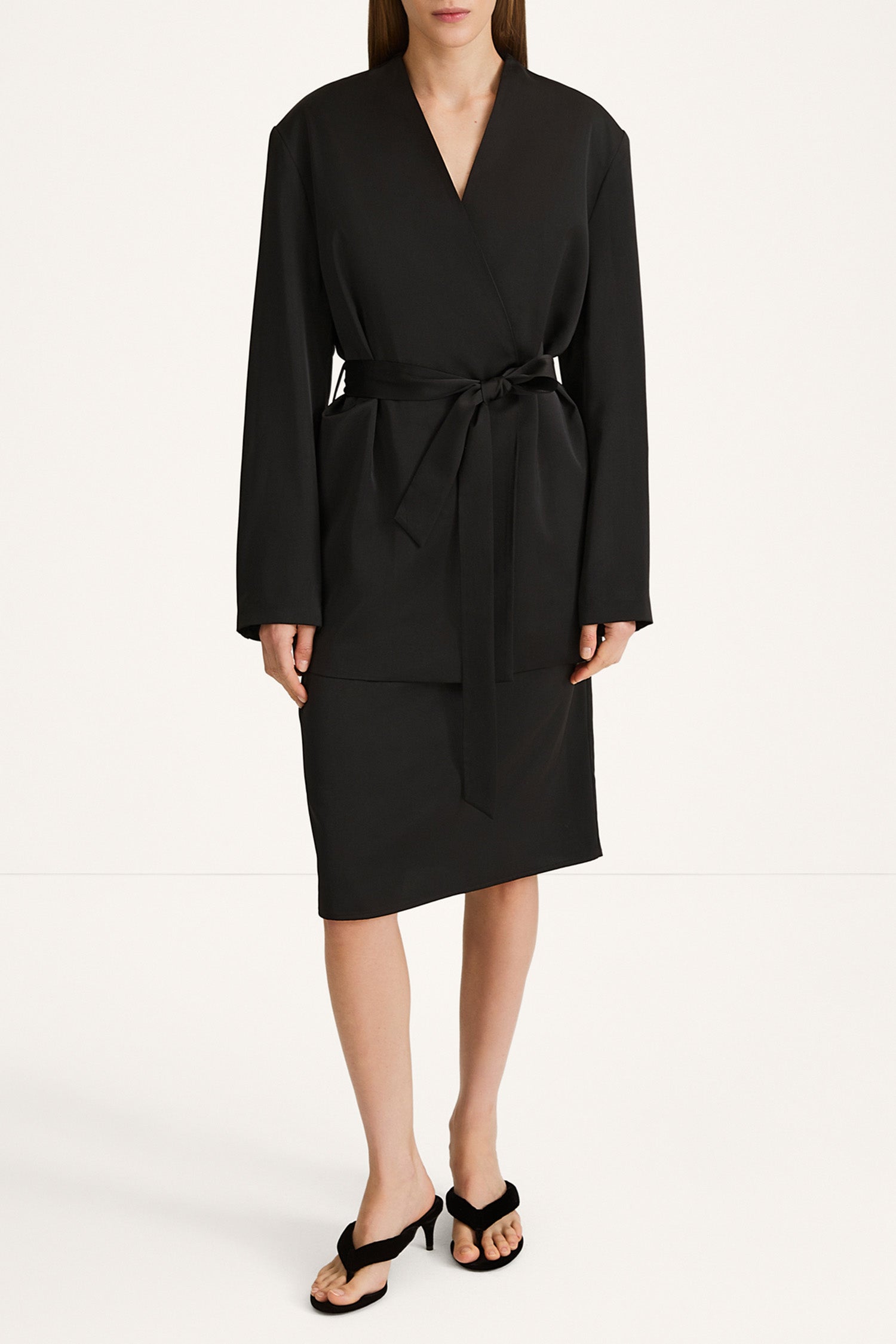Maggiano waist tie blazer black stylein front
