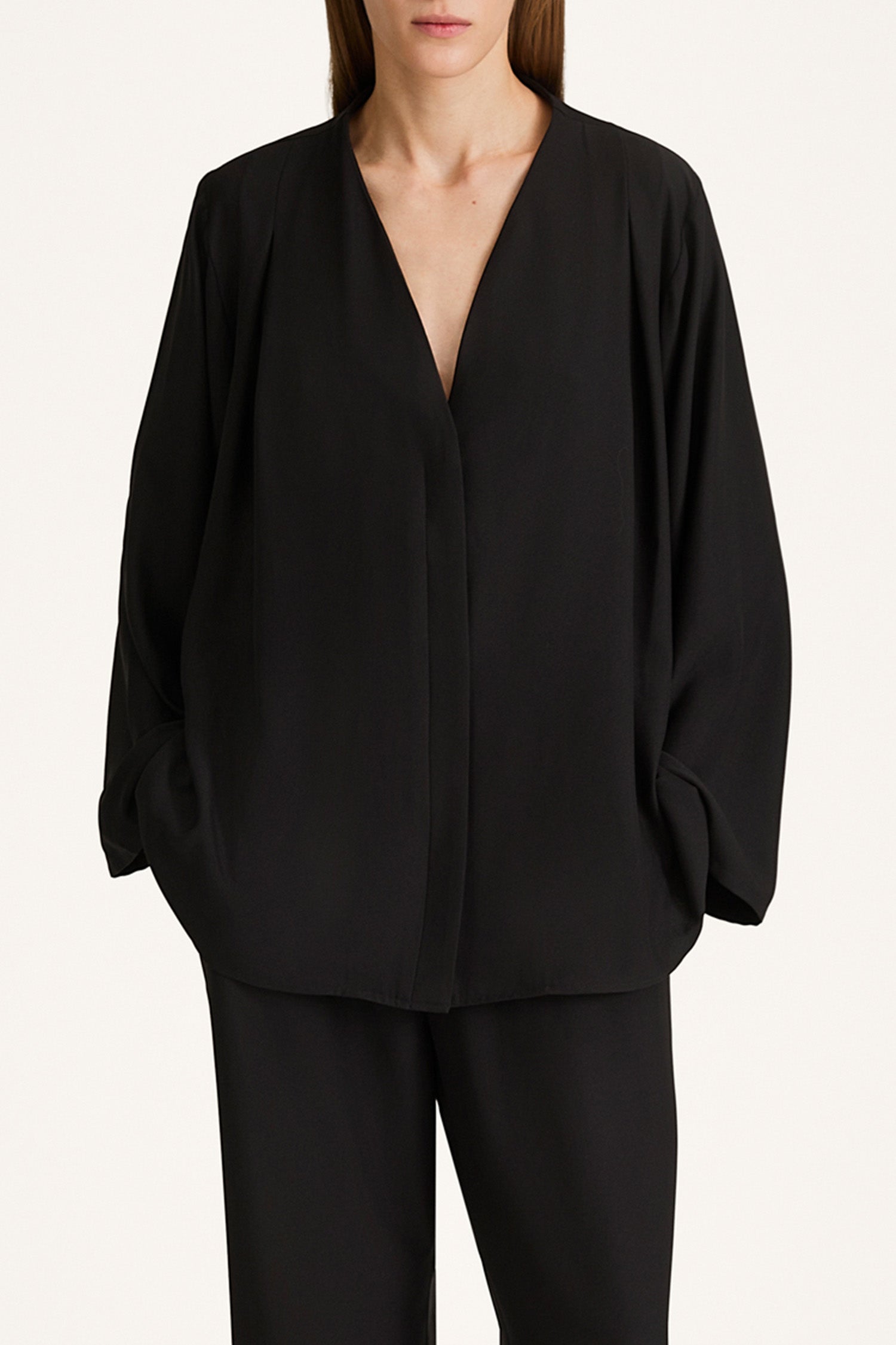 Marby blouse black Stylein model image front close