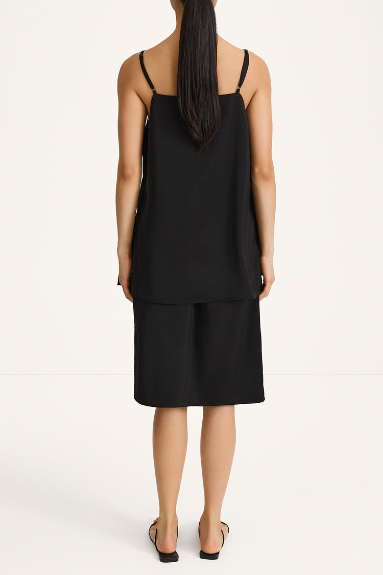 Marianne long top rouleau straps black stylein model image back
