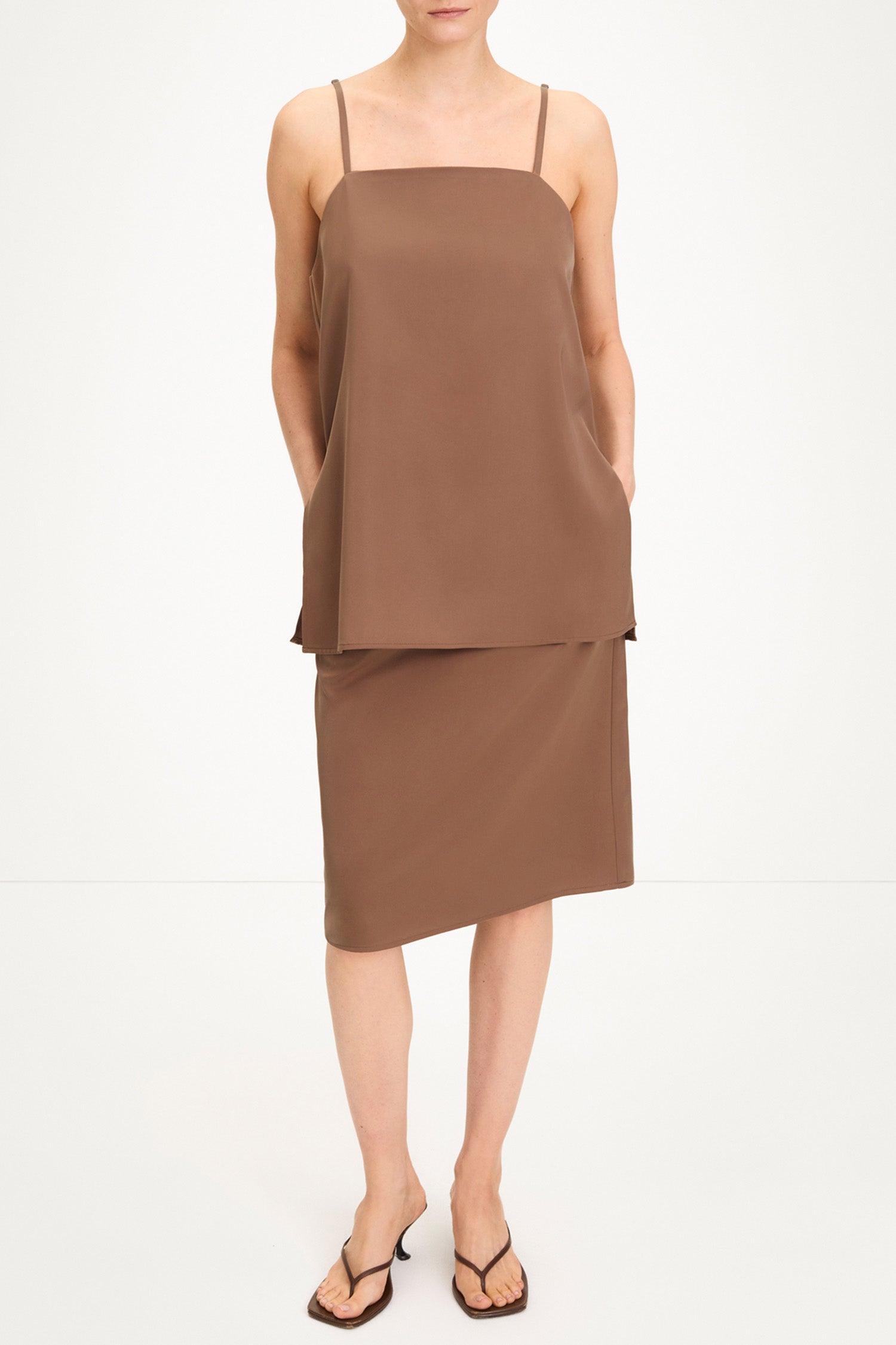 Marianne long top rouleau straps hazel stylein model image front