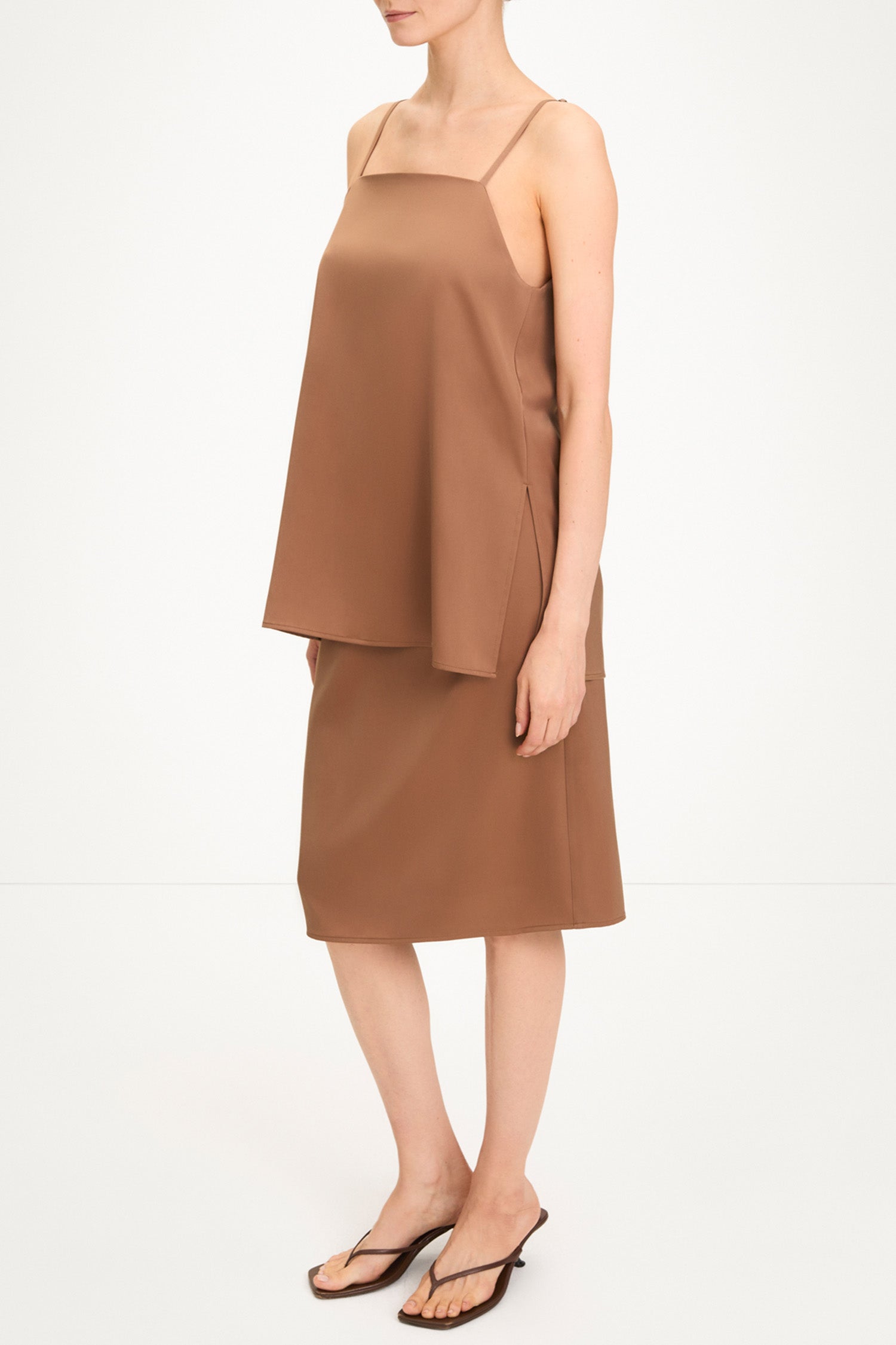 Marianne long top rouleau straps hazel stylein model image side