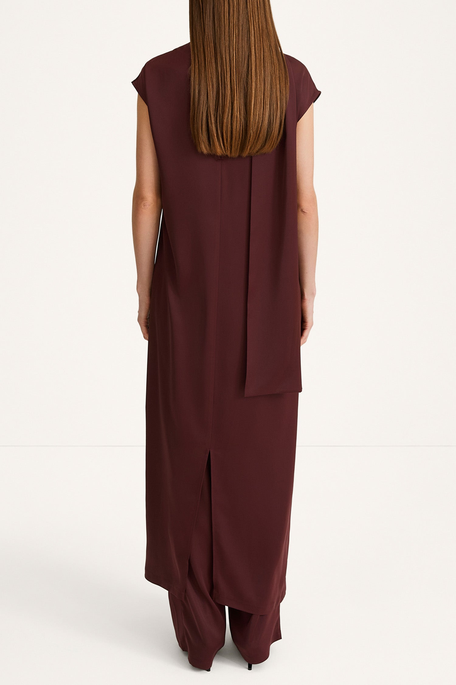 Marigold long satin dress bordeaux stylein model image back