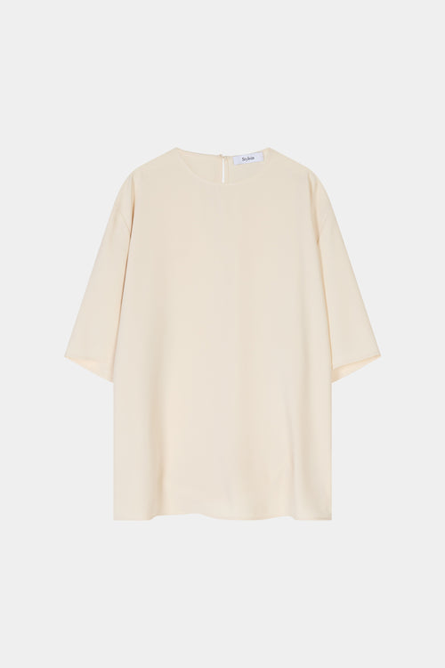 cream t-shirt top stylein martano front model image