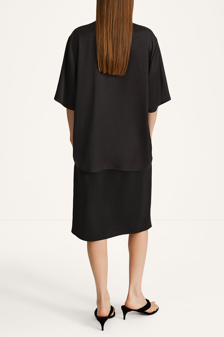 Martano oversized satin t-shirt top black stylein model image back