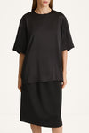 Martano oversized satin t-shirt top black stylein model image front close 