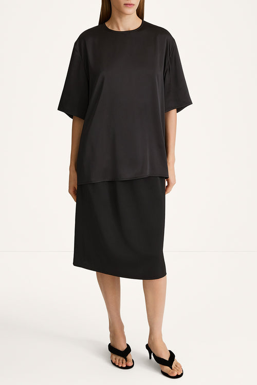 Martano oversized satin t-shirt top black stylein model image front