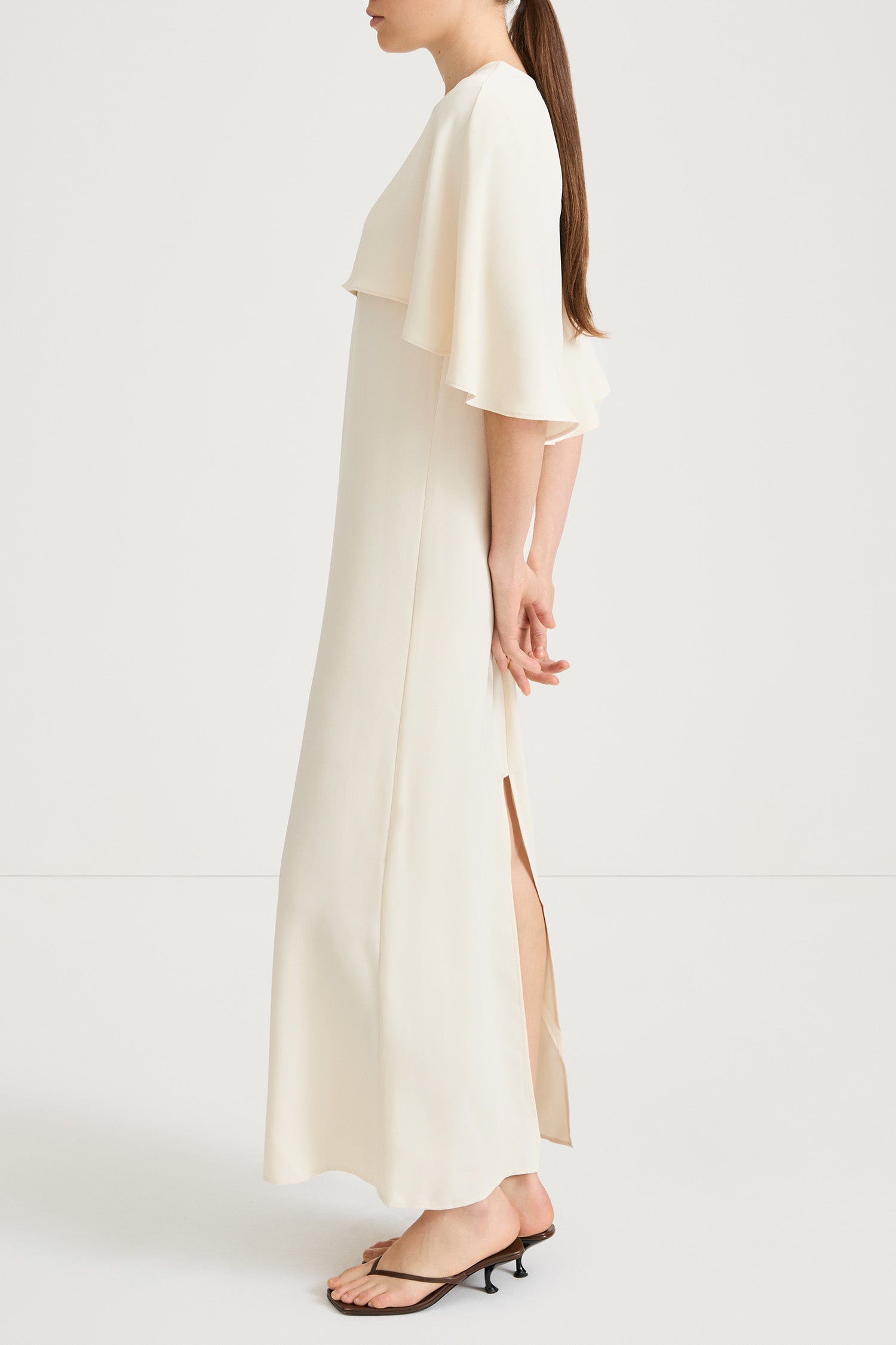 Maxine sleeveless maxi long dress cream stylein model image side