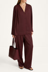 Meike satin trousers bordeaux stylein model image side