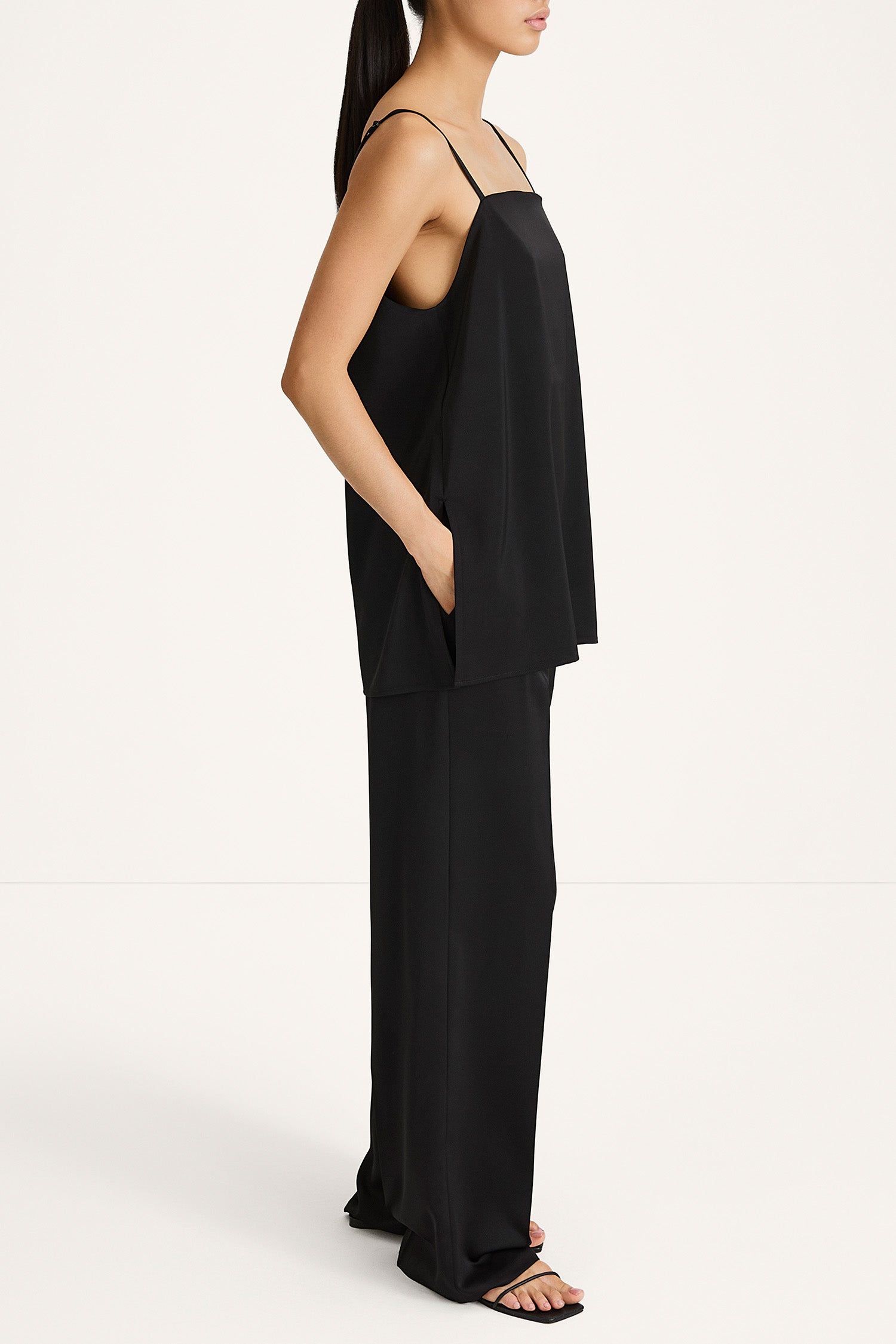 Meike satin wide leisure trousers black stylein model image back