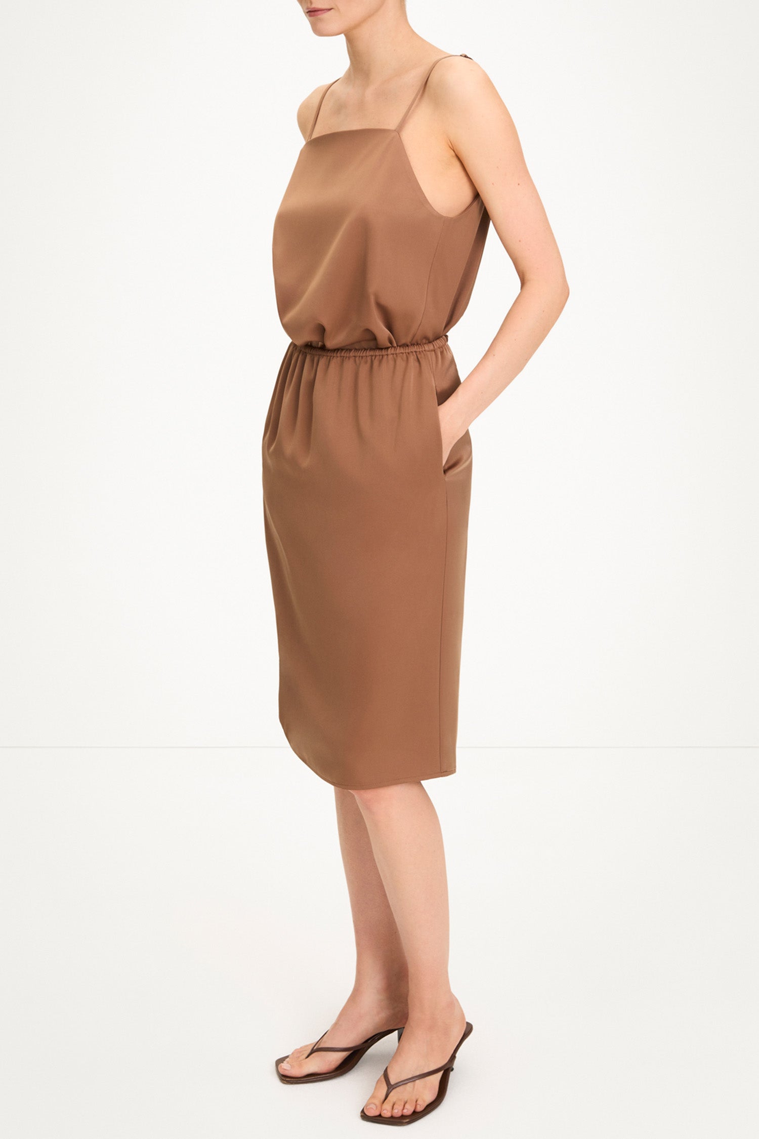 Molene midi satin skirt hazel stylein model image side