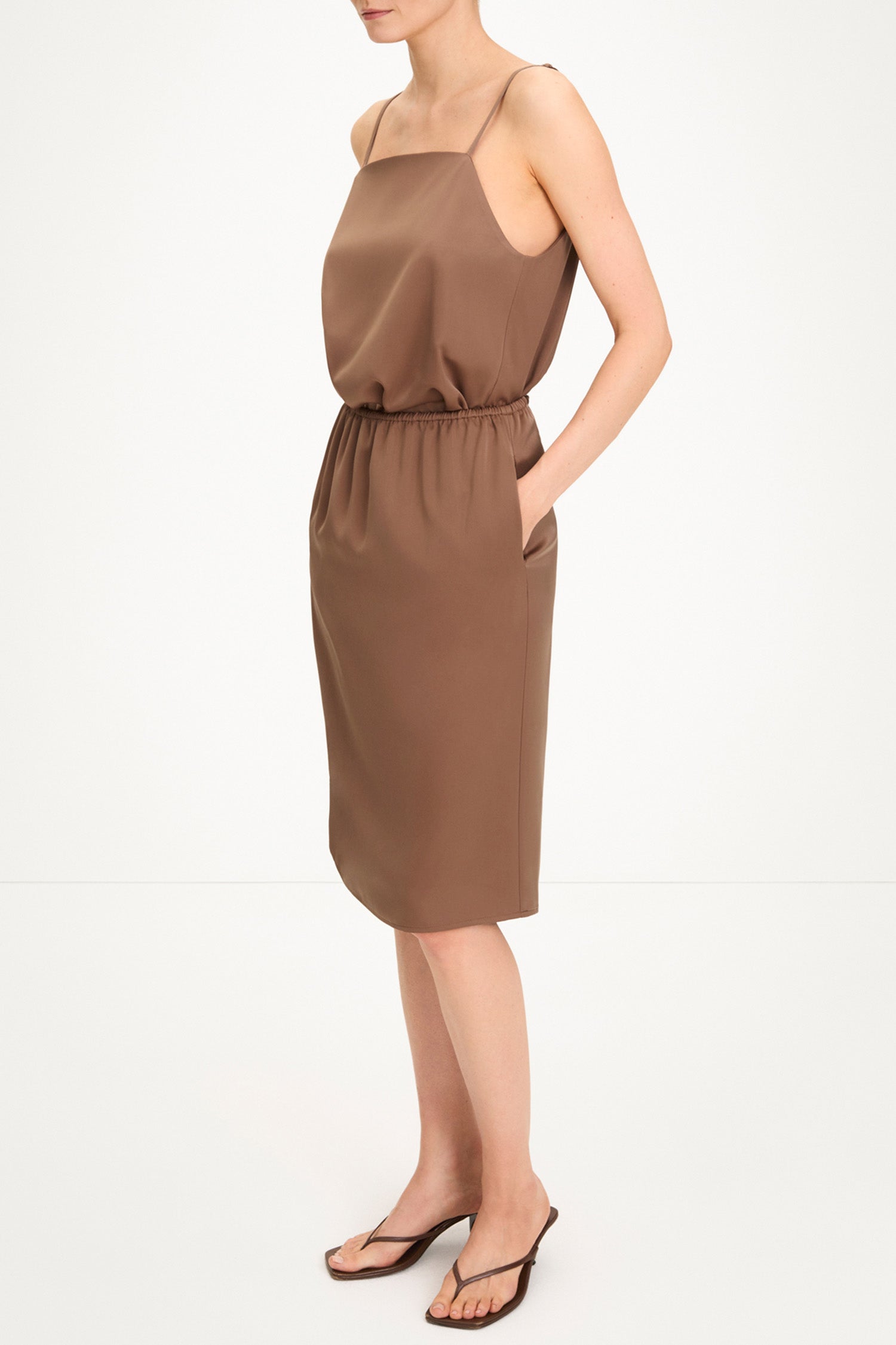 Molene midi satin skirt hazel stylein model image side