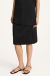 Molene midi satin skirt black stylein model image side close