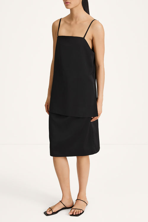 Molene midi satin skirt black stylein model image front