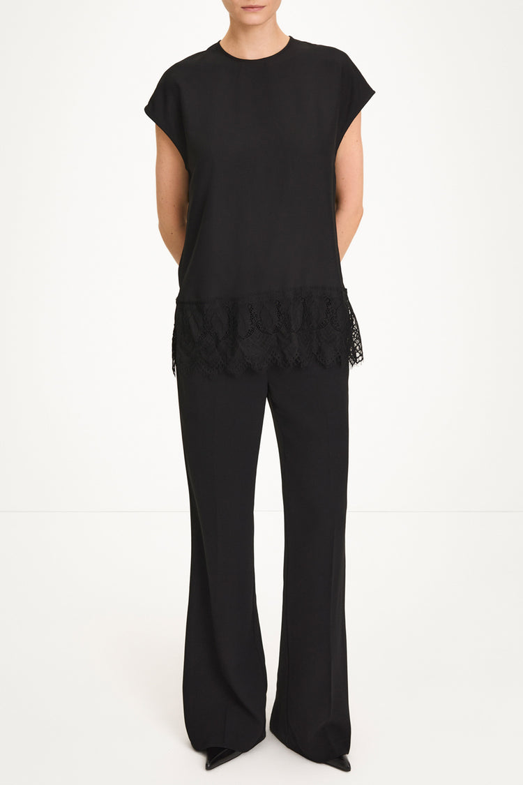 Muccino sleeveless blouse lace detail stylein model image front
