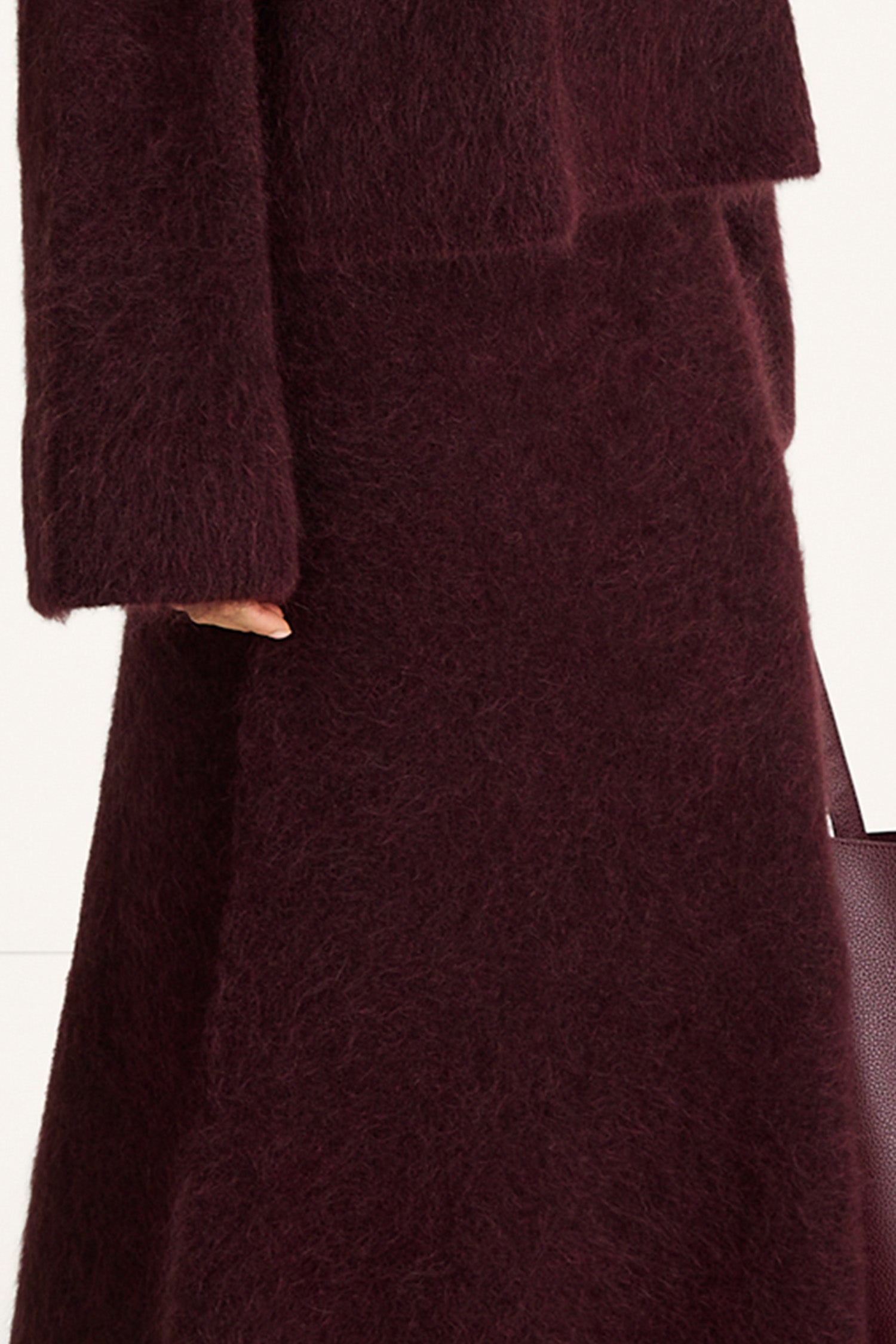 Nanie knitted long mohair skirt bordeaux stylein model image close