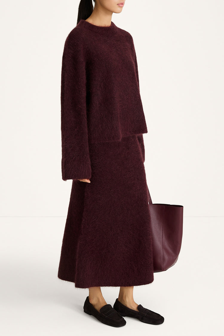 Nanie knitted long mohair skirt bordeaux stylein model image side