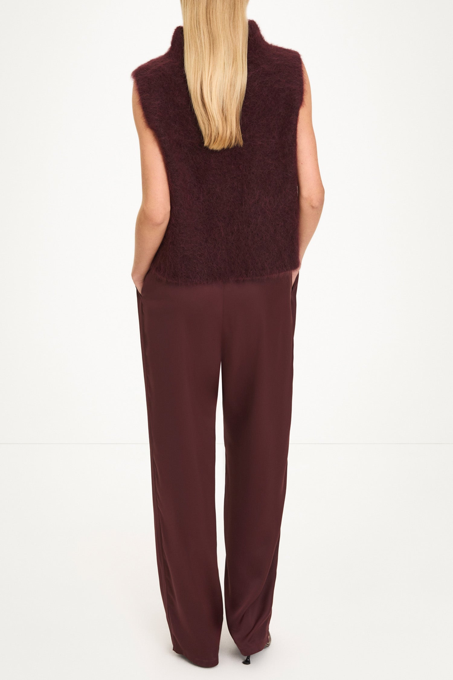 Nellie sleeveless knitted mohair top bordeaux stylein model image back