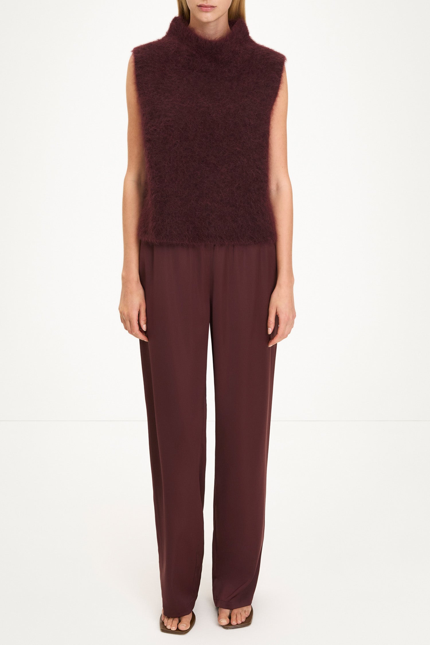 Nellie sleeveless knitted mohair top bordeaux stylein model image front