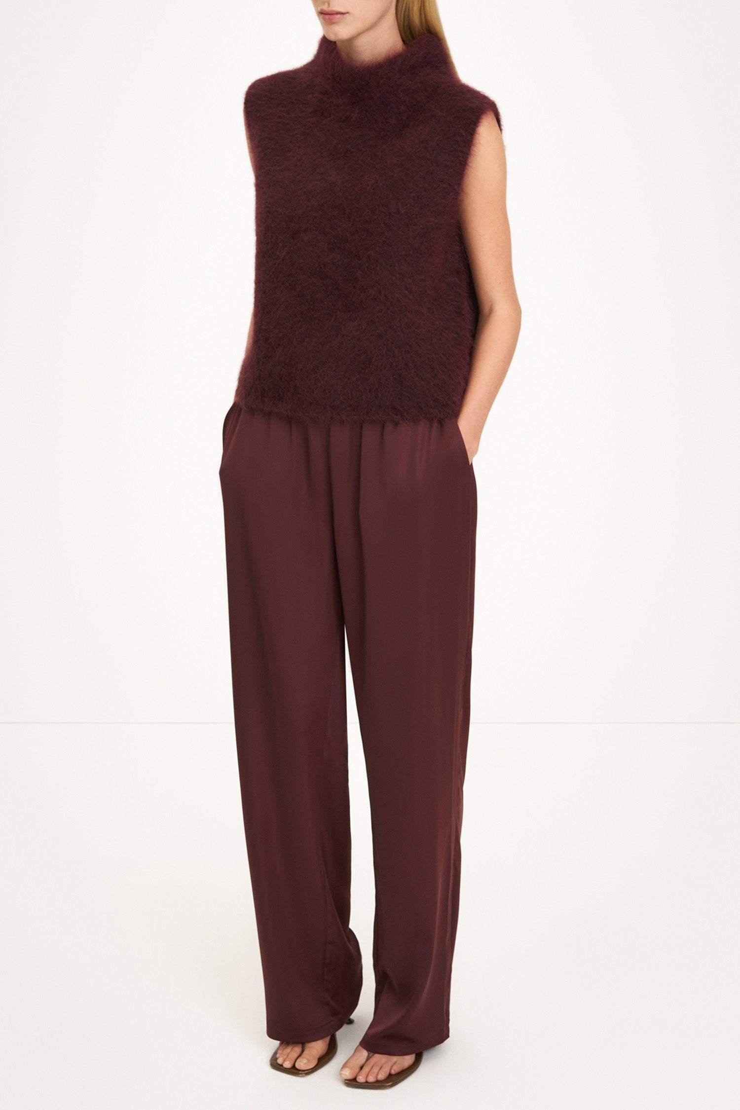 Nellie sleeveless knitted mohair top bordeaux stylein model image side