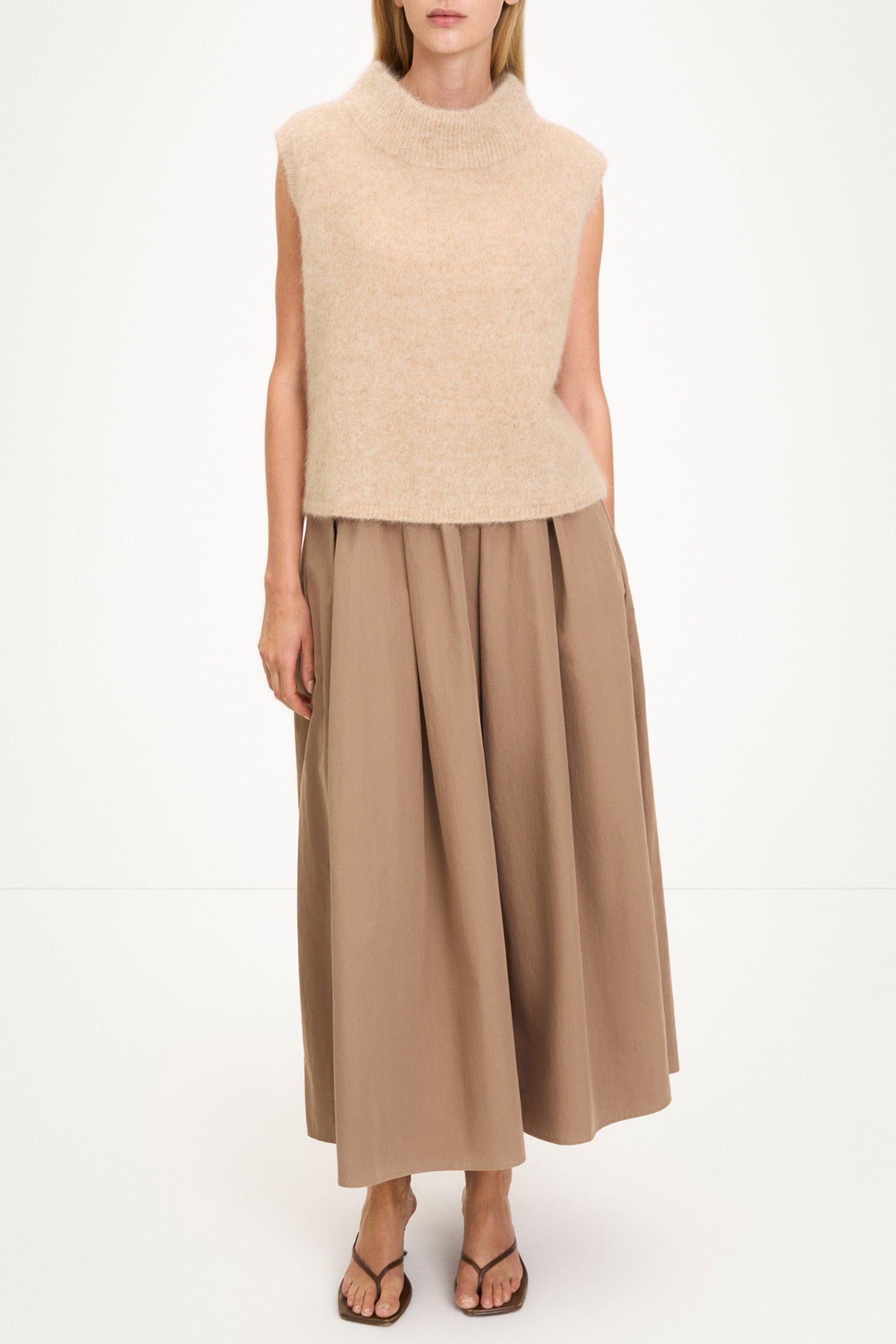 Nellie sleeveless knitted mohair top oyster stylein model image front