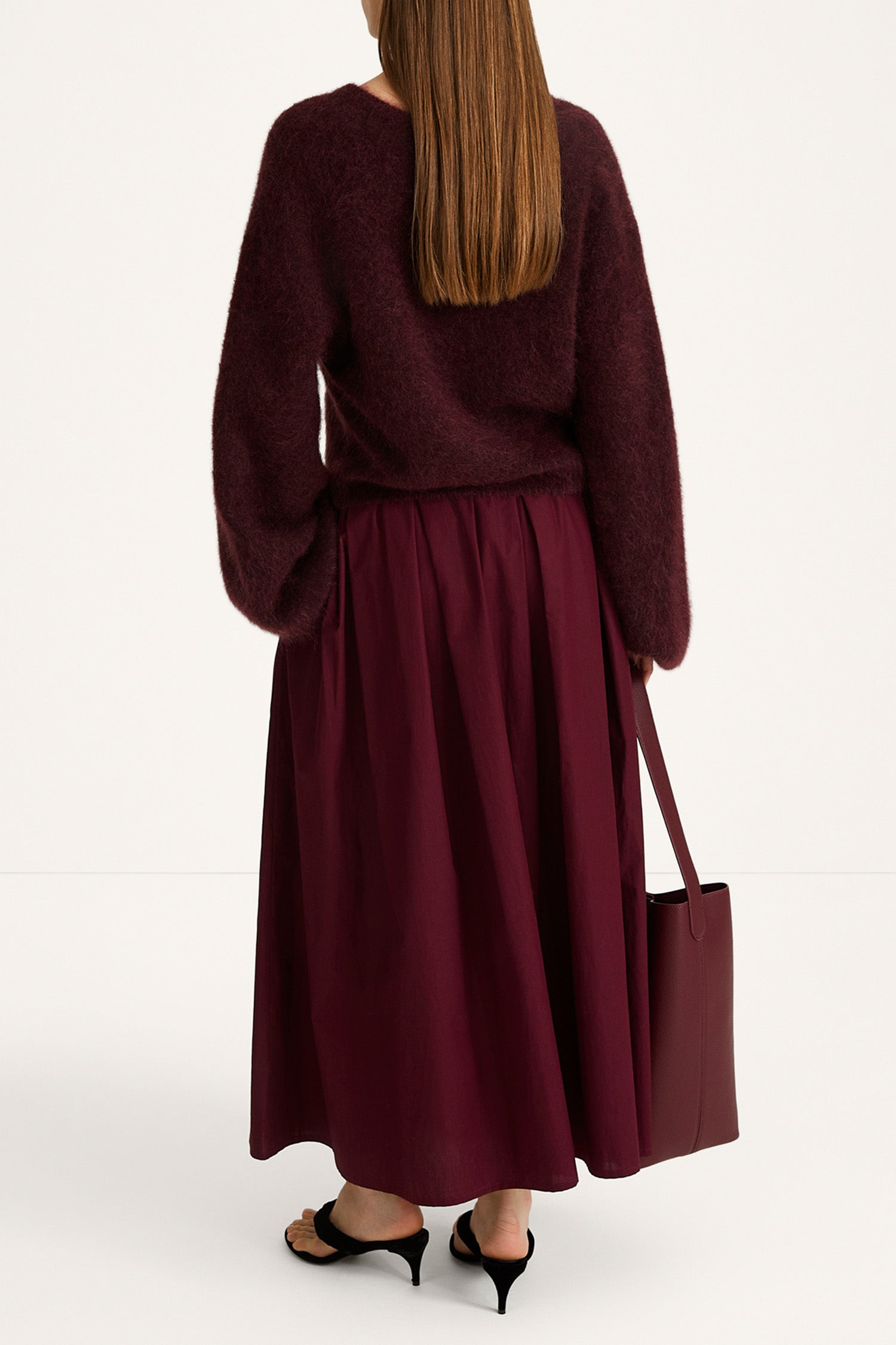 Nemoli v-neck sweater mohair bordeaux stylein model image back