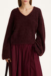 Nemoli v-neck sweater mohair bordeaux stylein model image front close