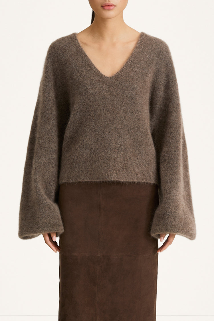 Nemoli v-neck sweater mohair brown stylein model image front close