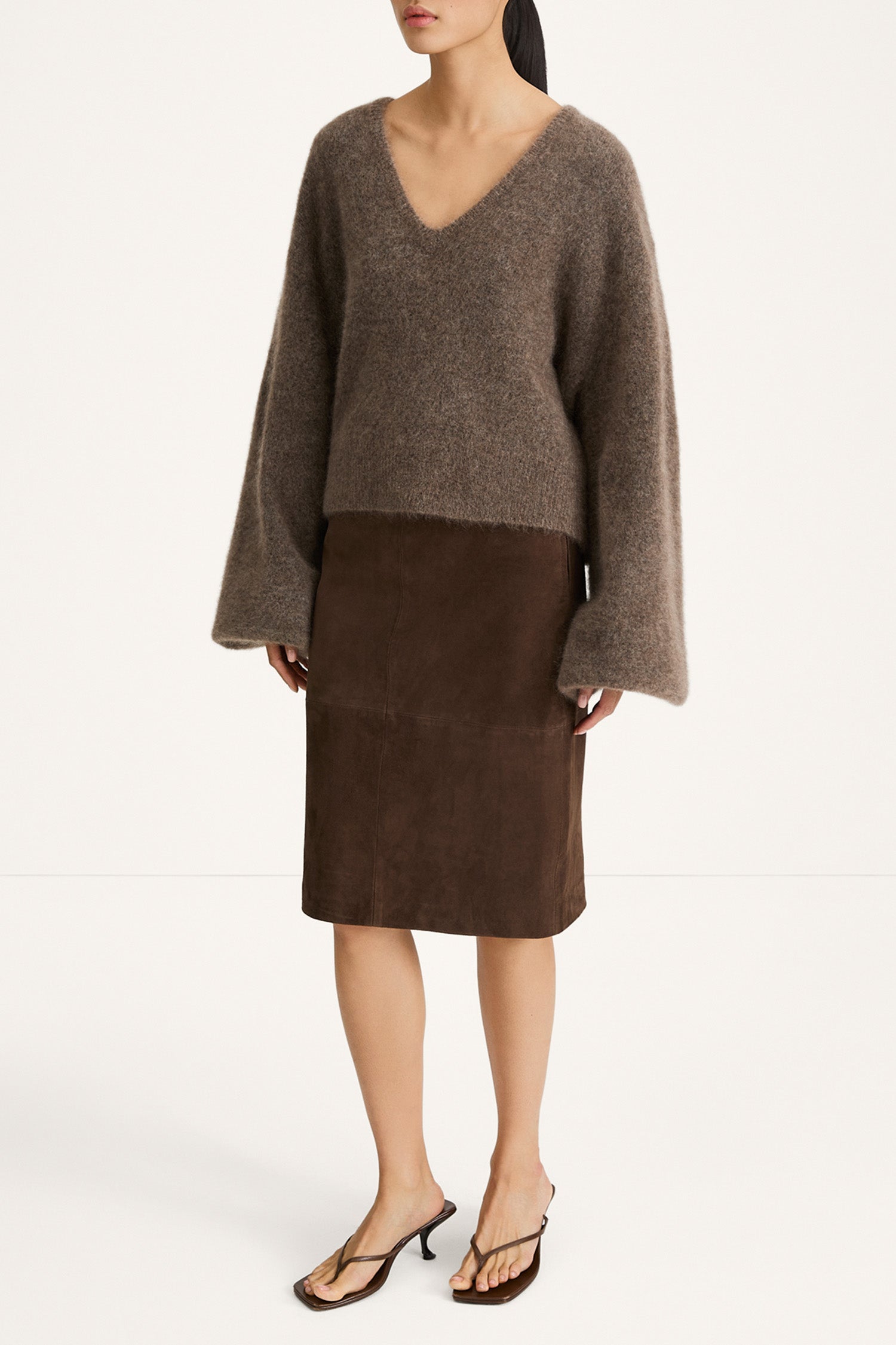 Nemoli v-neck sweater mohair brown stylein model image side