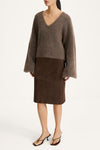 Nemoli v-neck sweater mohair brown stylein model image side