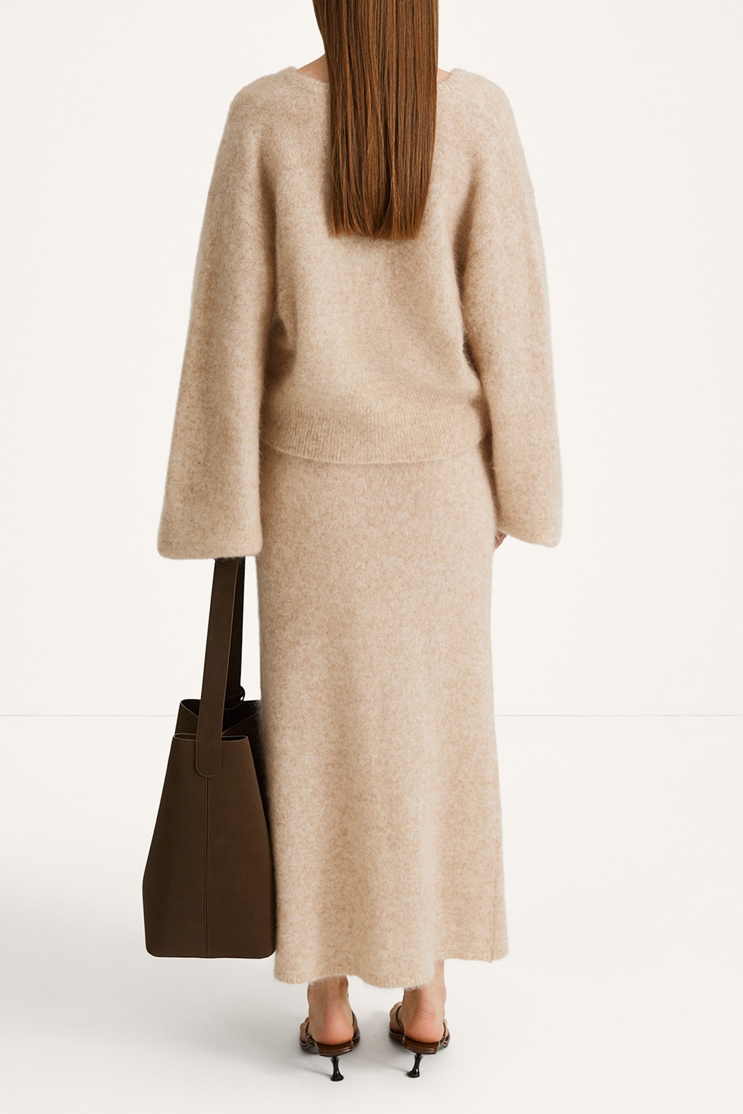 Nemoli v-neck sweater mohair oyster stylein model image back