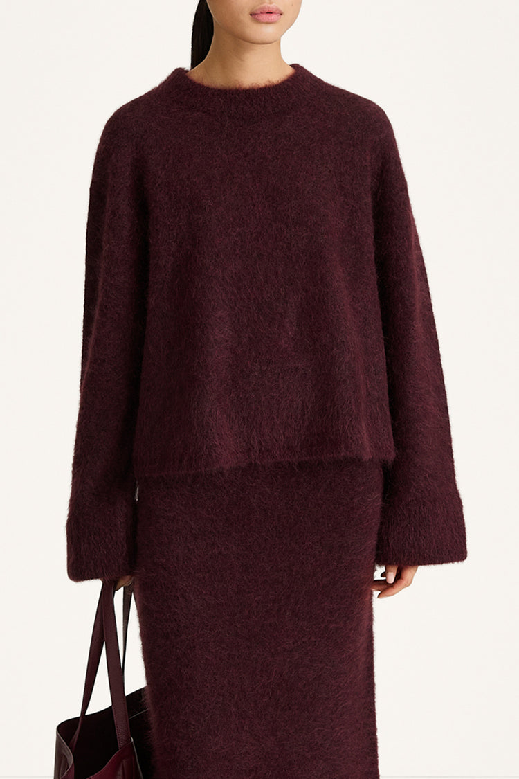 Niclas short sweater bordeaux stylein model image front close