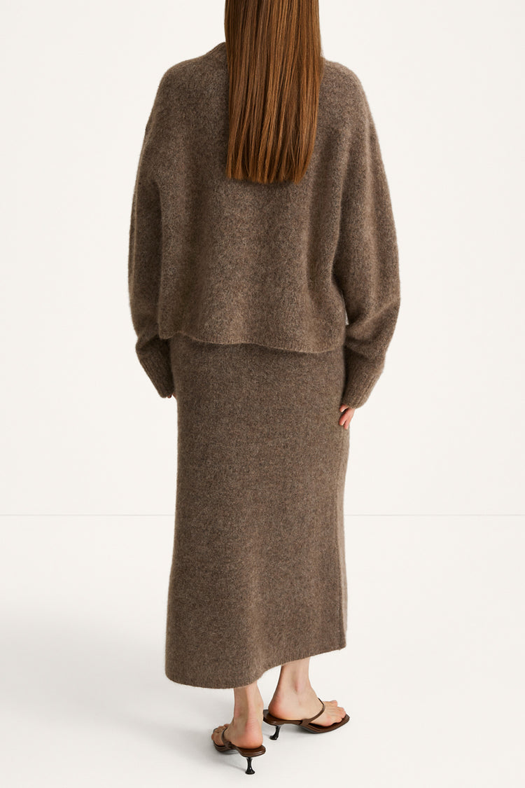 Niclas short mohair sweater brown stylein model image back